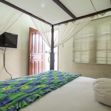 Lori Beach Inn Семиньяк Экстерьер фото