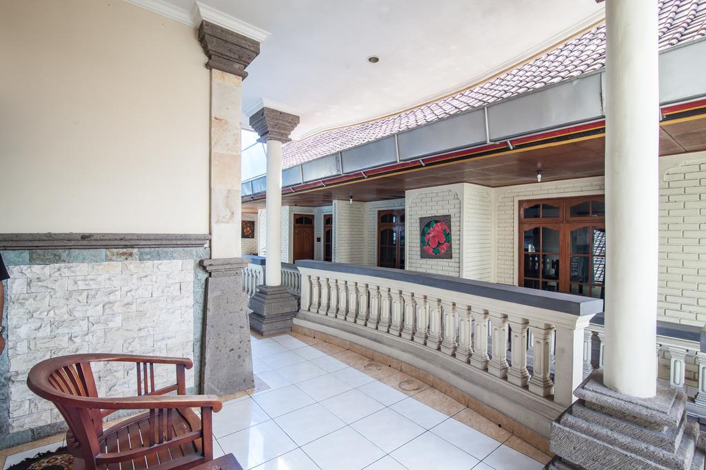 Lori Beach Inn Семиньяк Экстерьер фото