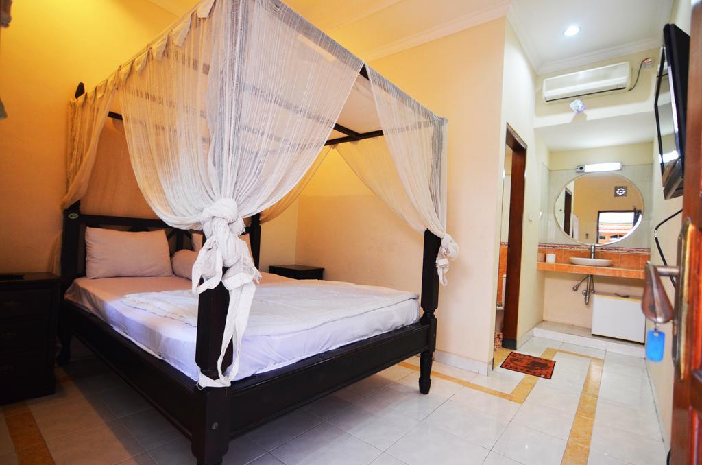 Lori Beach Inn Семиньяк Экстерьер фото