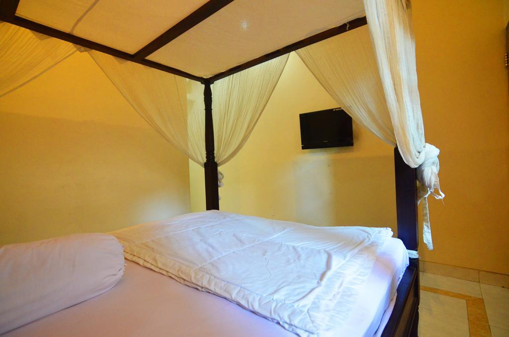 Lori Beach Inn Семиньяк Экстерьер фото
