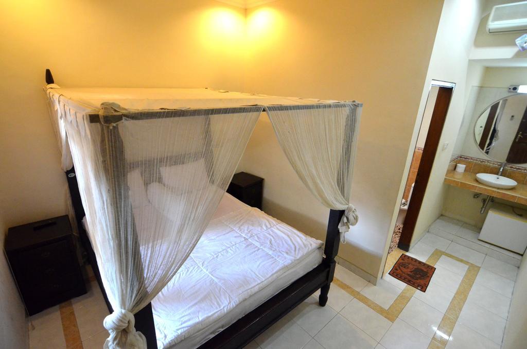 Lori Beach Inn Семиньяк Экстерьер фото